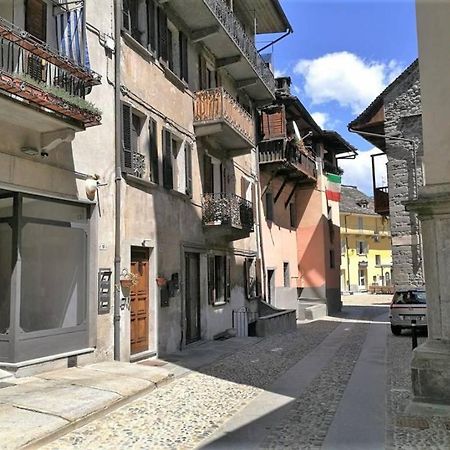 Il Vicolo By Turistica Apartment Domodossola Luaran gambar